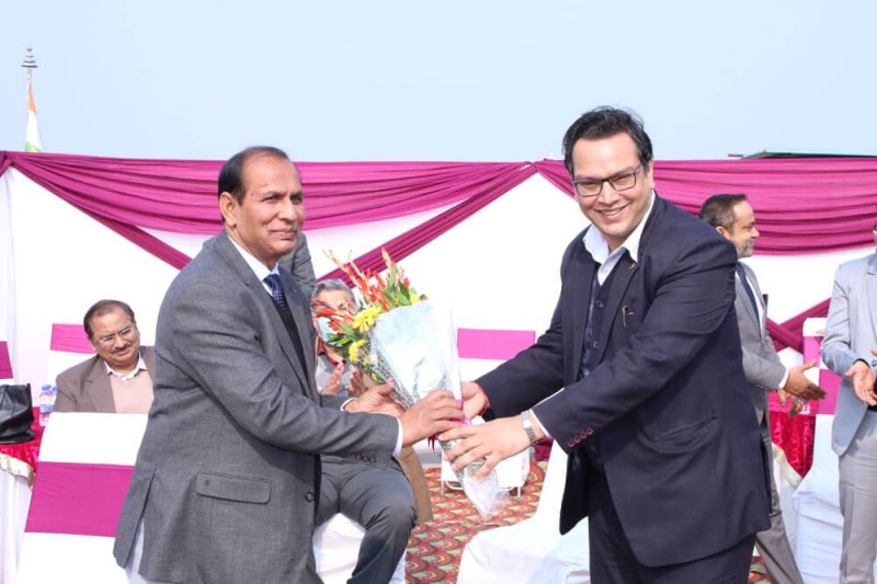 Dr. K. R. Madhar being felicitated by Sh. Shobhit Jain, Commissioner of Customs at New Customs House, New Delhi.